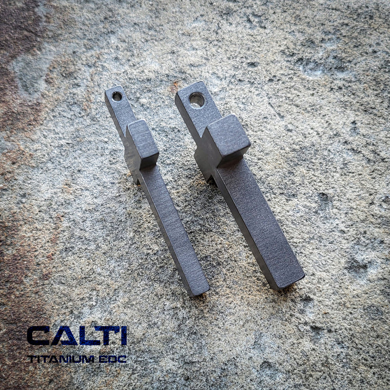 Load image into Gallery viewer, Big Titanium Cross, Hypoallergic Christian Custom Accessory, Necklace or Keychain