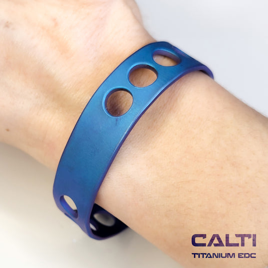 CALTI Titanium Blue Cuff Bracelet Hypoallergenic Anodized Design