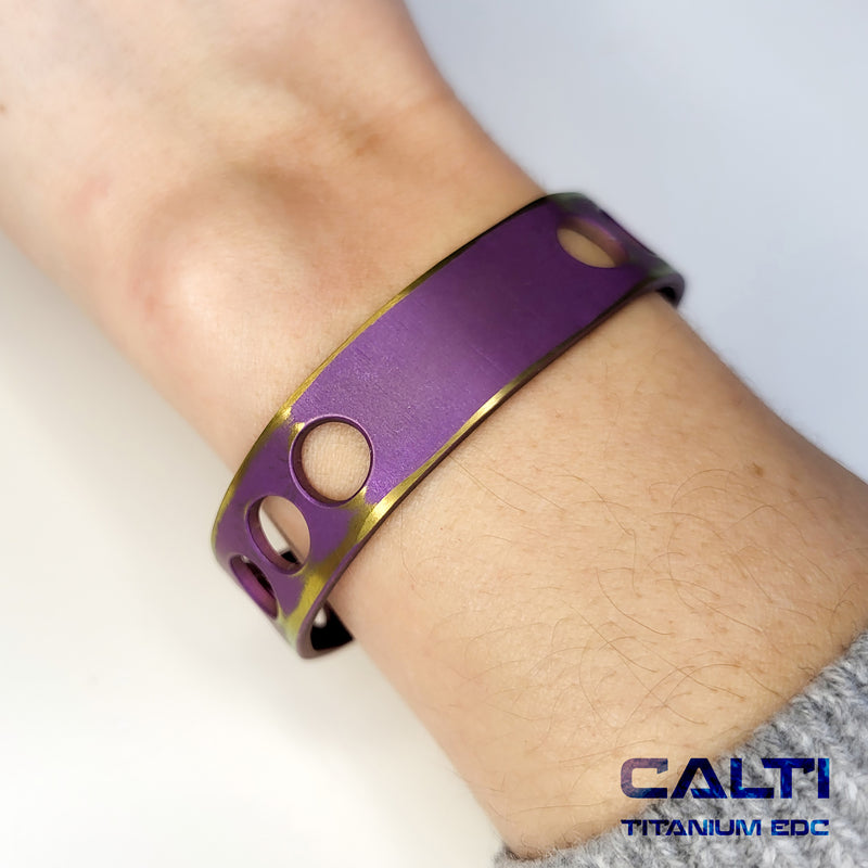 Load image into Gallery viewer, CALTI Titanium Two-Tone Cuff Bracelet Hypoallergenic Anodized Design
