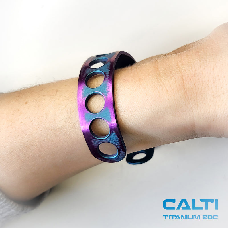 Load image into Gallery viewer, CALTI Titanium Blue Two-Tone Cuff Bracelet Hypoallergenic Anodized Design
