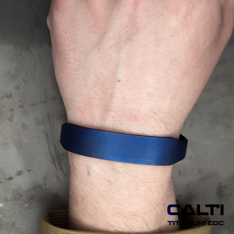 Load image into Gallery viewer, CALTI Raw Titanium Cuff Bracelet Hypoallergenic Anodized Design

