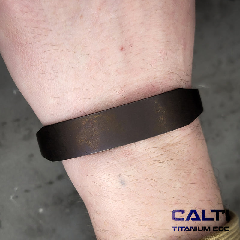 Load image into Gallery viewer, CALTI Raw Titanium Cuff Bracelet Hypoallergenic Anodized Design
