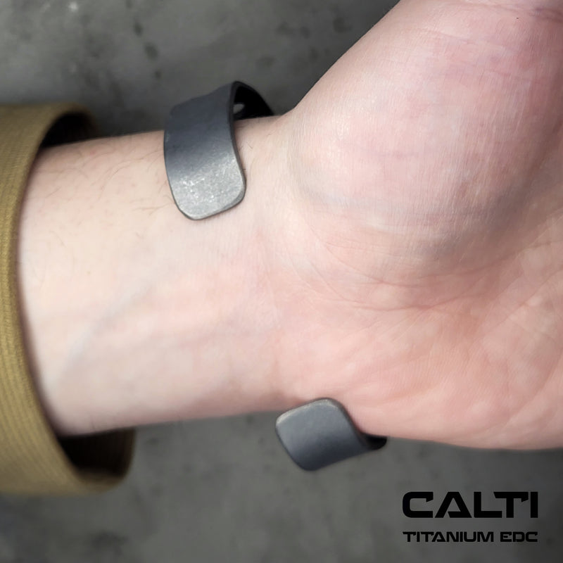 Load image into Gallery viewer, CALTI Raw Titanium Cuff Bracelet Hypoallergenic Anodized Design
