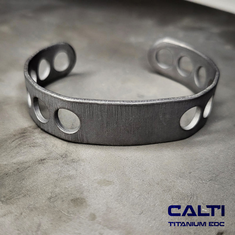 Load image into Gallery viewer, CALTI Raw Titanium Cuff Bracelet Hypoallergenic Anodized Design
