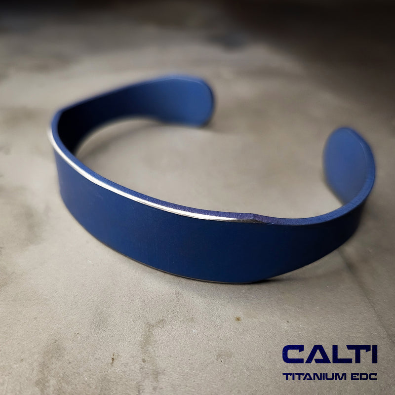 Load image into Gallery viewer, CALTI Customized Titanium Cuff Bracelet Hypoallergenic Anodized Design Two Tone
