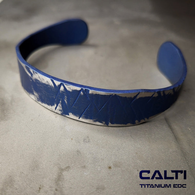 Load image into Gallery viewer, CALTI Customized Titanium Cuff Bracelet Hypoallergenic Anodized Design
