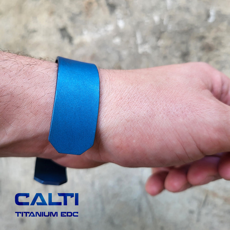 Load image into Gallery viewer, CALTI Raw Titanium Cuff Bracelet Hypoallergenic Anodized Design Two Tone
