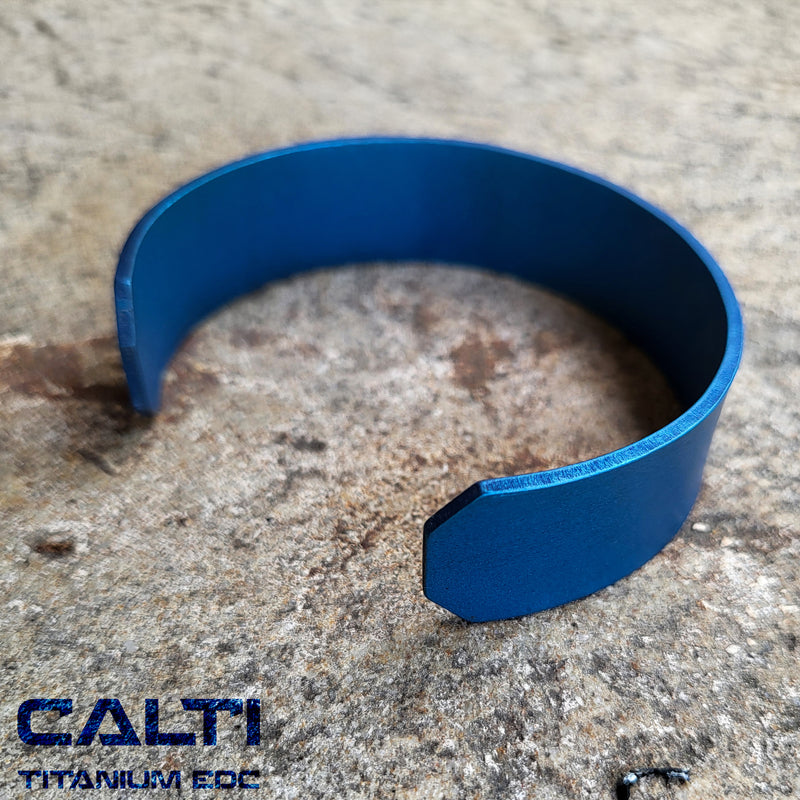 Load image into Gallery viewer, CALTI Raw Titanium Cuff Bracelet Hypoallergenic Anodized Design Two Tone
