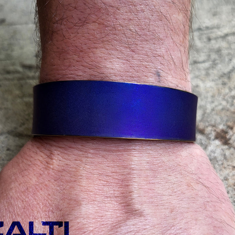 Load image into Gallery viewer, CALTI Customized Titanium Cuff Bracelet Hypoallergenic Anodized Design Two Tone
