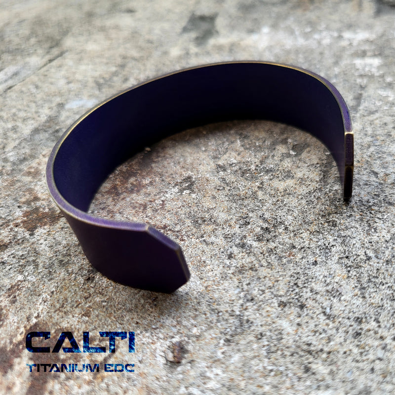 Load image into Gallery viewer, CALTI Customized Titanium Cuff Bracelet Hypoallergenic Anodized Design Two Tone
