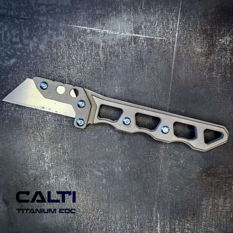 Load image into Gallery viewer, Custom Titanium Utility Blade Holder - EDC Pocket Knife &amp; Box Cutter - Durable EDC Blade Holder
