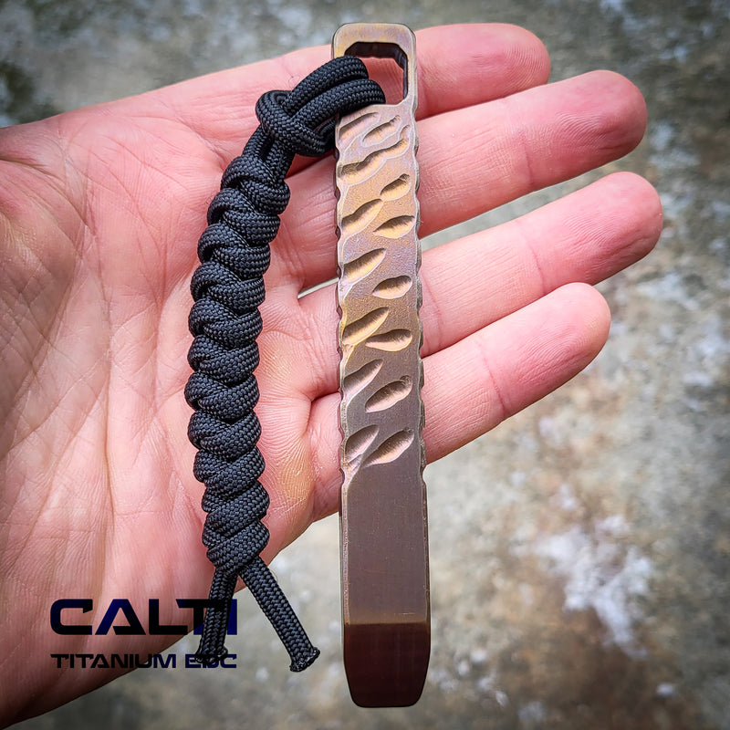 Load image into Gallery viewer, CALTI Slim Titanium Pocket Prybar: Ultra-Strong &amp; Lightweight EDC Tool Customized
