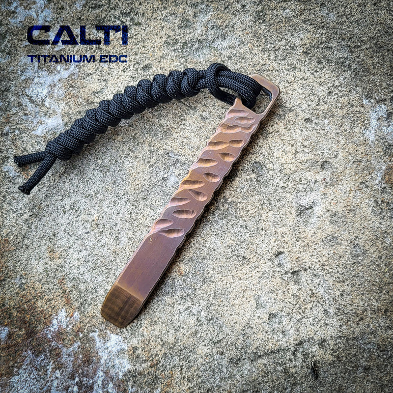 Load image into Gallery viewer, CALTI Slim Titanium Pocket Prybar: Ultra-Strong &amp; Lightweight EDC Tool Customized
