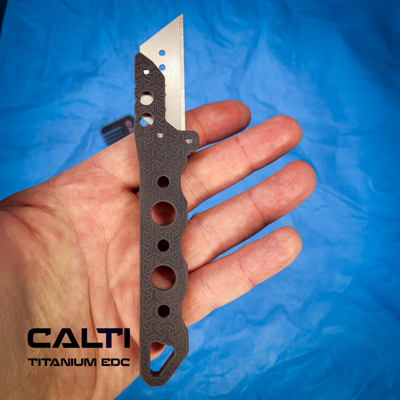 Load image into Gallery viewer, Custom Titanium Black Utility Blade Holder - EDC Pocket Knife &amp; Box Cutter - Durable EDC Blade Holder
