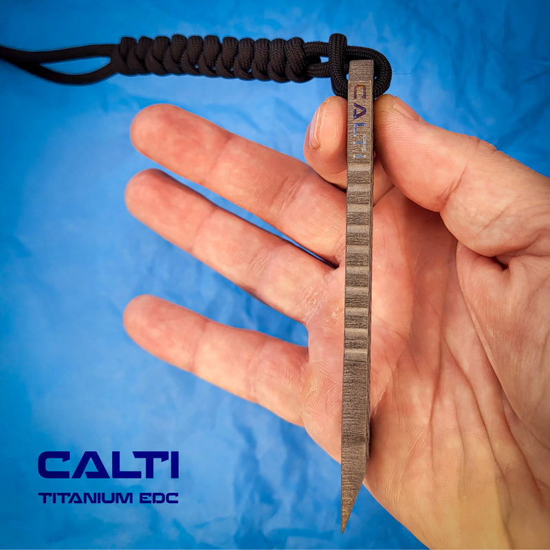 Load image into Gallery viewer, CALTI Slim Titanium Black Engraved Pocket Prybar: Ultra-Strong &amp; Lightweight EDC Tool Customized
