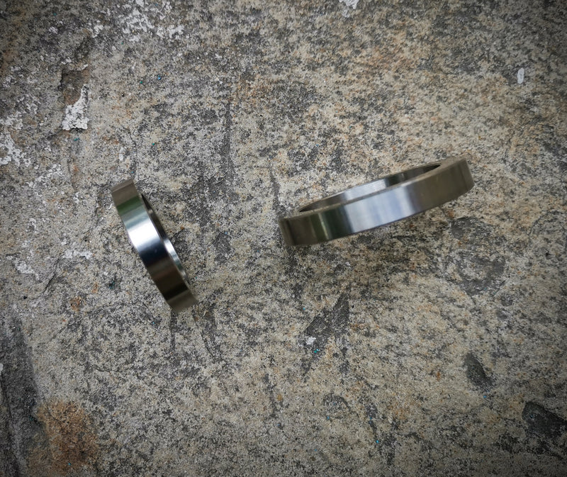 Load image into Gallery viewer, Calti Large Titanium Key Ring (42mm) | Heavy-Duty EDC Lanyard Loop
