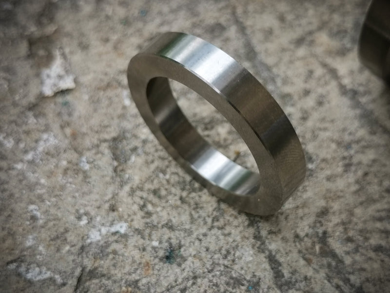 Load image into Gallery viewer, Calti Large Titanium Key Ring (42mm) | Heavy-Duty EDC Lanyard Loop
