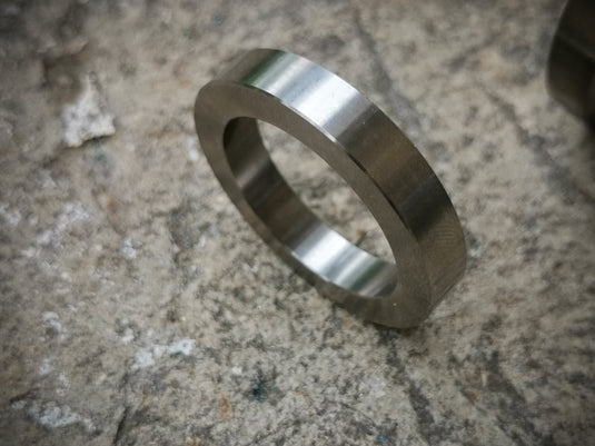 Calti Large Titanium Key Ring (42mm) | Heavy-Duty EDC Lanyard Loop